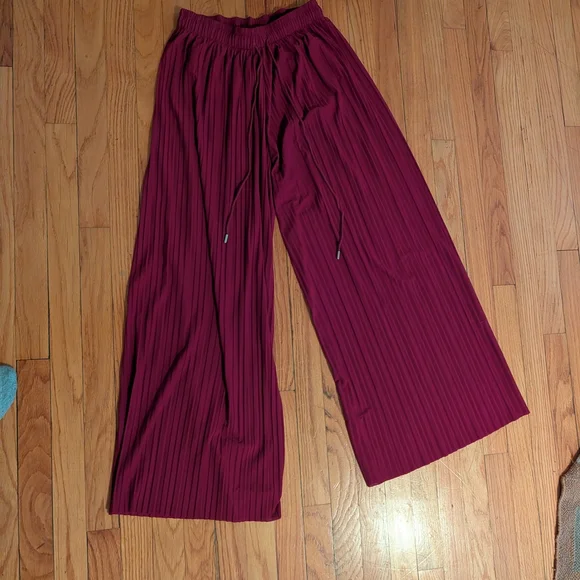 Wide Leg Pleated Pants in Burgundy - Picture 1 of 3